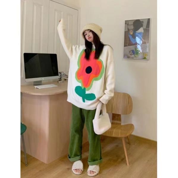 初秋鬼马少女卫衣搭配，展现活泼可爱